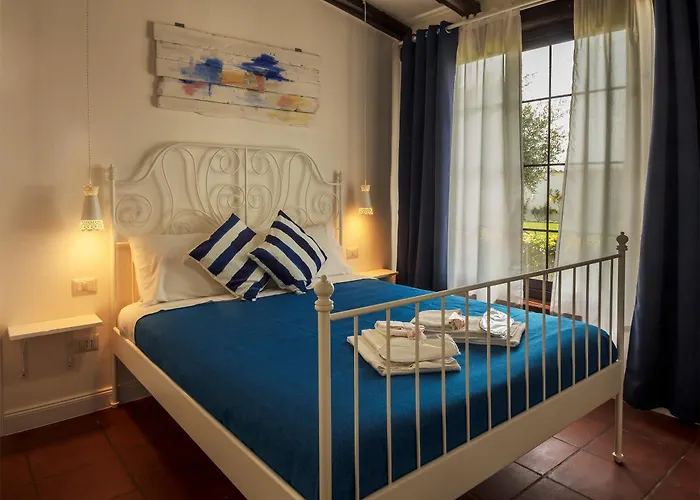 לינה וארוחת בוקר Le Saline 3*