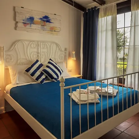 Couette-café Le Saline 3*